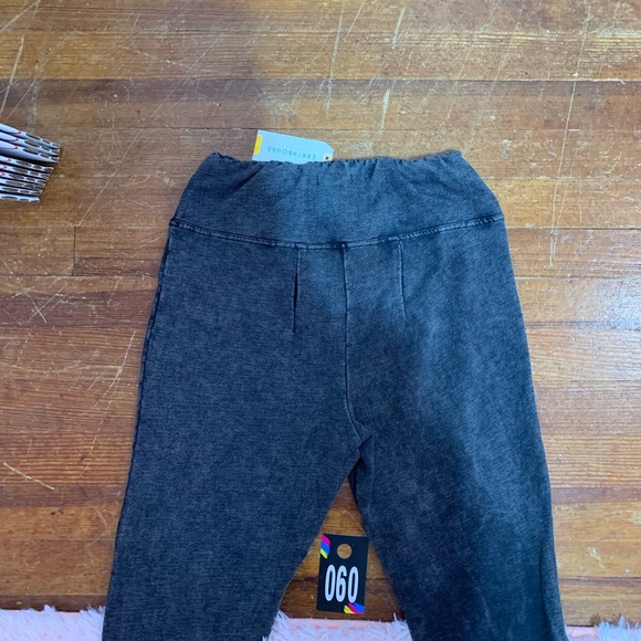 New with tags earthbound black bellbottoms pull on pants - Picture 5 of 5
